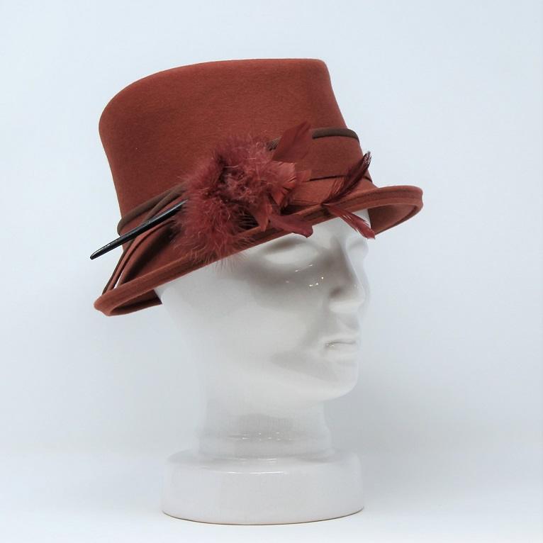 Wiener Modellhut, Hut aus Haarfilz mit Federgarnitur
