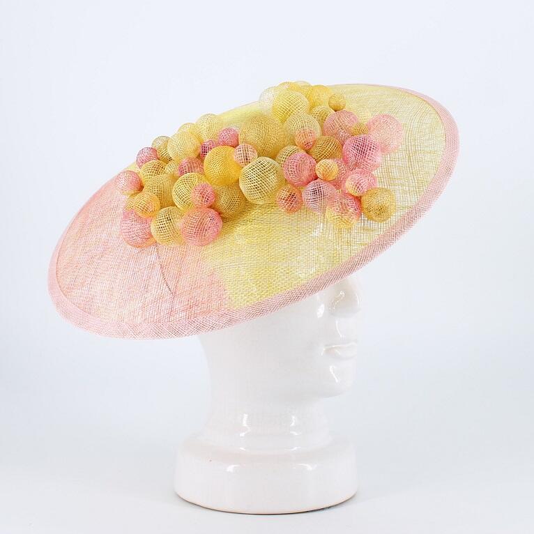 Victor & Bleuette, Fascinator aus Sinamay