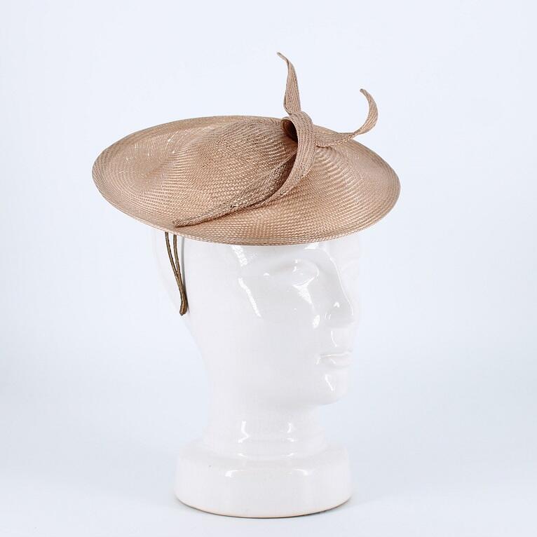 Whiteley, Fascinator aus Parasisol
